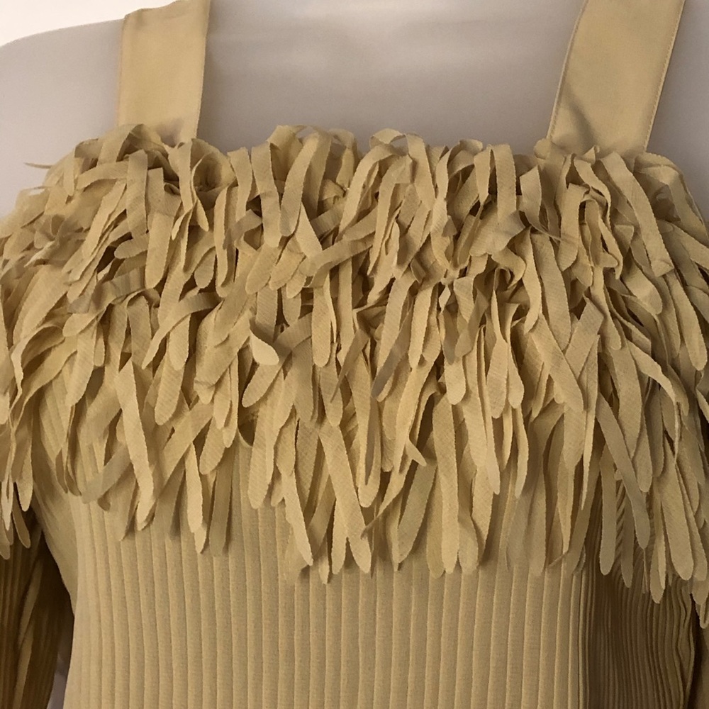 NWT KAELYN-MAX Beige Top Size Large - Picture 10 of 15